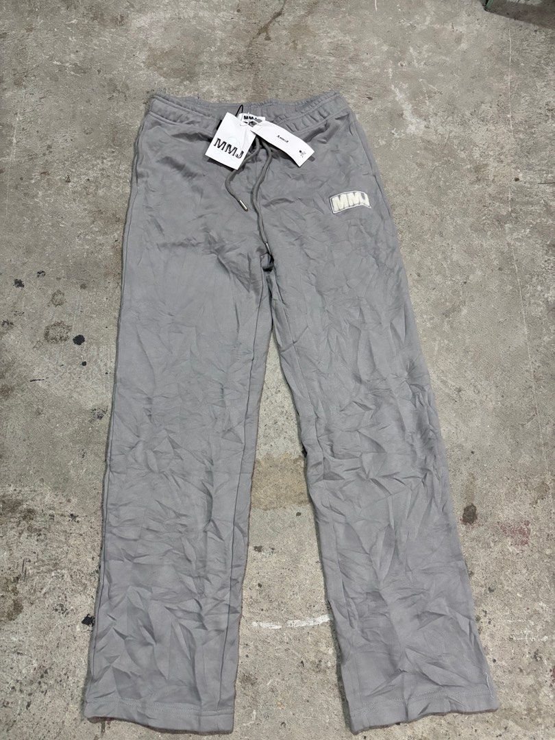 MMJ Master Mind Japan Wide Leg Pants (Category: Activewear) located in General Trias. Submitted by max_thrifted (Listing ID 1352132916, Image 1). Description: MMJ Master Mind Japan Wide Leg Pants Large on tag Waist: 30 Length: 40.5 Hem: 8.8 Excellent condition Brand new with hang tag No issue .