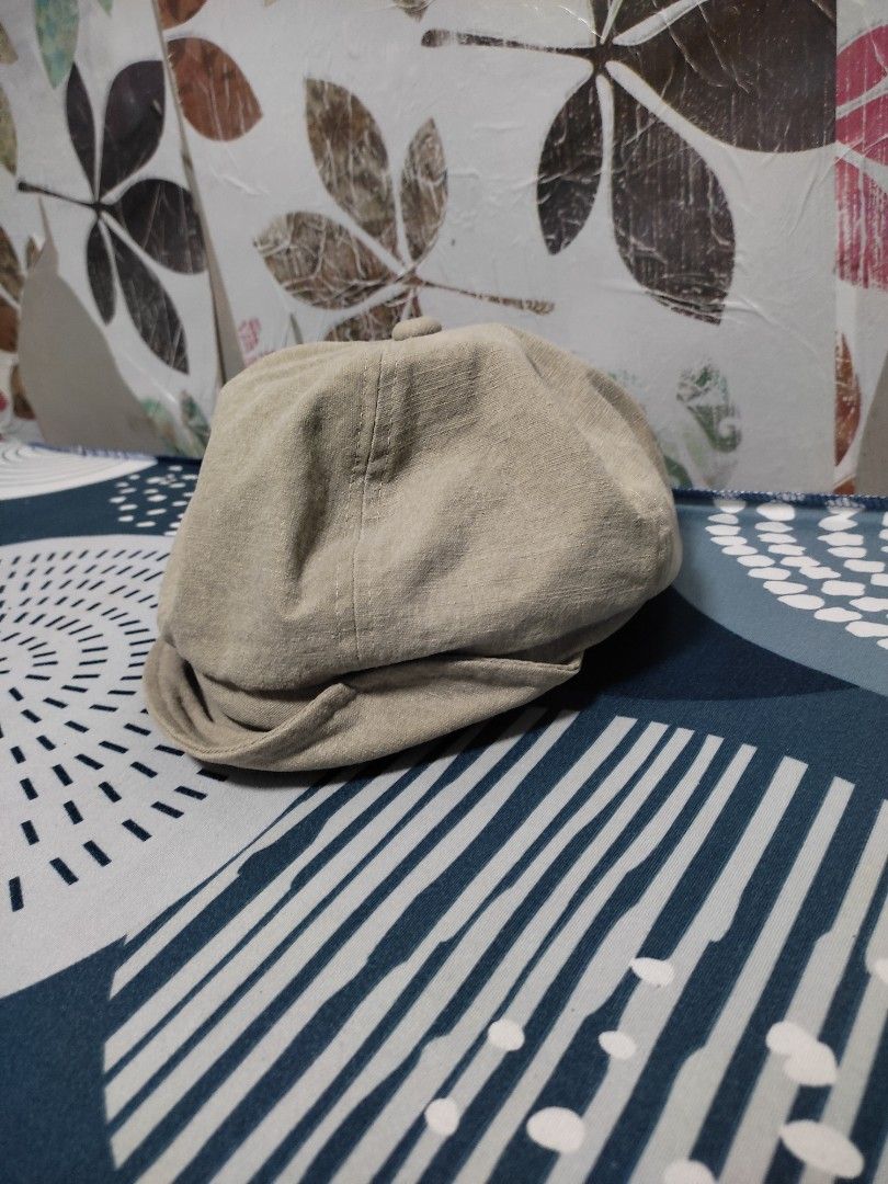 Newspaper Boy Hat (Beige) (Category: Caps & Hats) located in Calamba. Submitted by vnlaron (Listing ID 1352083430, Image 2). Description: Newspaper Boy Hat (Beige) Issue: None.