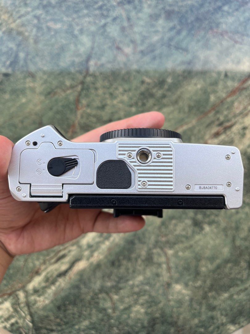 Olympus EM5 Mark iii Mirrorless MFT/M43 Camera (Category: Cameras) located in Paranaque City. Submitted by wynnnnnnn (Listing ID 1351983949, Image 3). Description: Olympus EM5 Mark iii Mirrorless MFT/M43 Camera Condition: 9/10 Shuttercount: 5k Inclusion: complete with box, battery, manuals, fl lm3 flash Asking price: 40k Other lenses for sale: 7artisans 7.5 f2.8 ii Fisheye Rokinon 7.5 f3.5 Fisheye Panasonic Leica 25 f1.4 ii Panasonic Leica 15 f1.