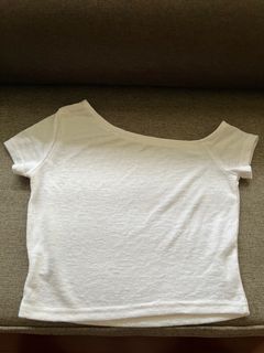 (Category: ) located in . Submitted by prelovedddcloset (Listing ID 1352089816, Image 1). Description: .