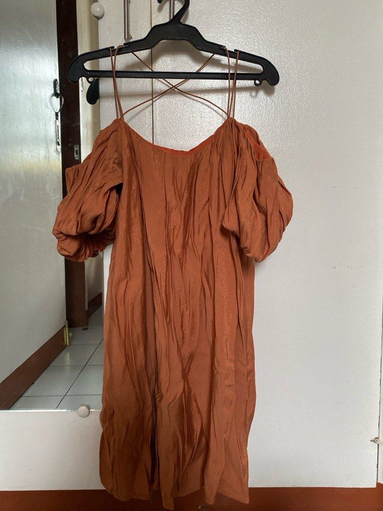 Orange/Tangerine/Copper Dress (Category: Dresses) located in Pasay City. Submitted by triexx (Listing ID 1351985403, Image 1). Description: washed but needs ironing hehe bought from shop_trouver on ig super nice 💯💯💯💯 knee length dress, best for 5'2 to 5'4 xs to medium .