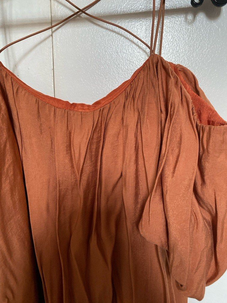 Orange/Tangerine/Copper Dress (Category: Dresses) located in Pasay City. Submitted by triexx (Listing ID 1351985403, Image 3). Description: washed but needs ironing hehe bought from shop_trouver on ig super nice 💯💯💯💯 knee length dress, best for 5'2 to 5'4 xs to medium .