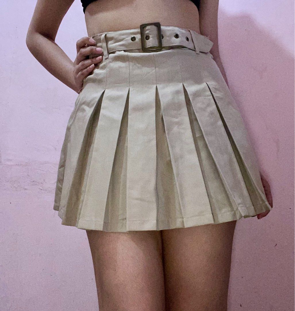 Pleated Brown Skirt (Category: Skirts) located in Cavite. Submitted by candykharma (Listing ID 1351527508, Image 3). Description: - Like new! - Very miumiu inspired skirt - Never used - best fit sizes 26-28 - price is negotiable but will not accept lowball offers.