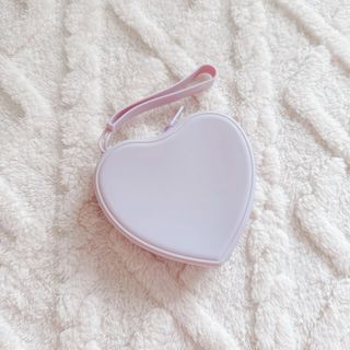 (Category: ) located in . Submitted by rosywardrobe (Listing ID 1352013400, Image 1). Description: .
