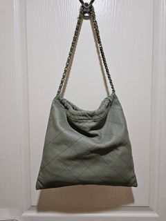 (Category: ) located in . Submitted by declutter.shoplala2 (Listing ID 1352147649, Image 1). Description: .