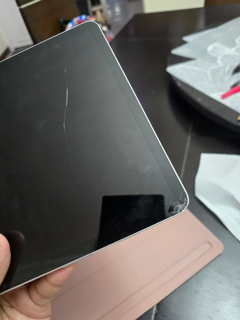 Samsung Galaxy S8 5G (Category: Android) located in Caloocan City. Submitted by mayeedee17-40449 (Listing ID 1351980230, Image 2). Description: Complete with box and unused charging cable plus 2covers. N E G O T I A B L E.