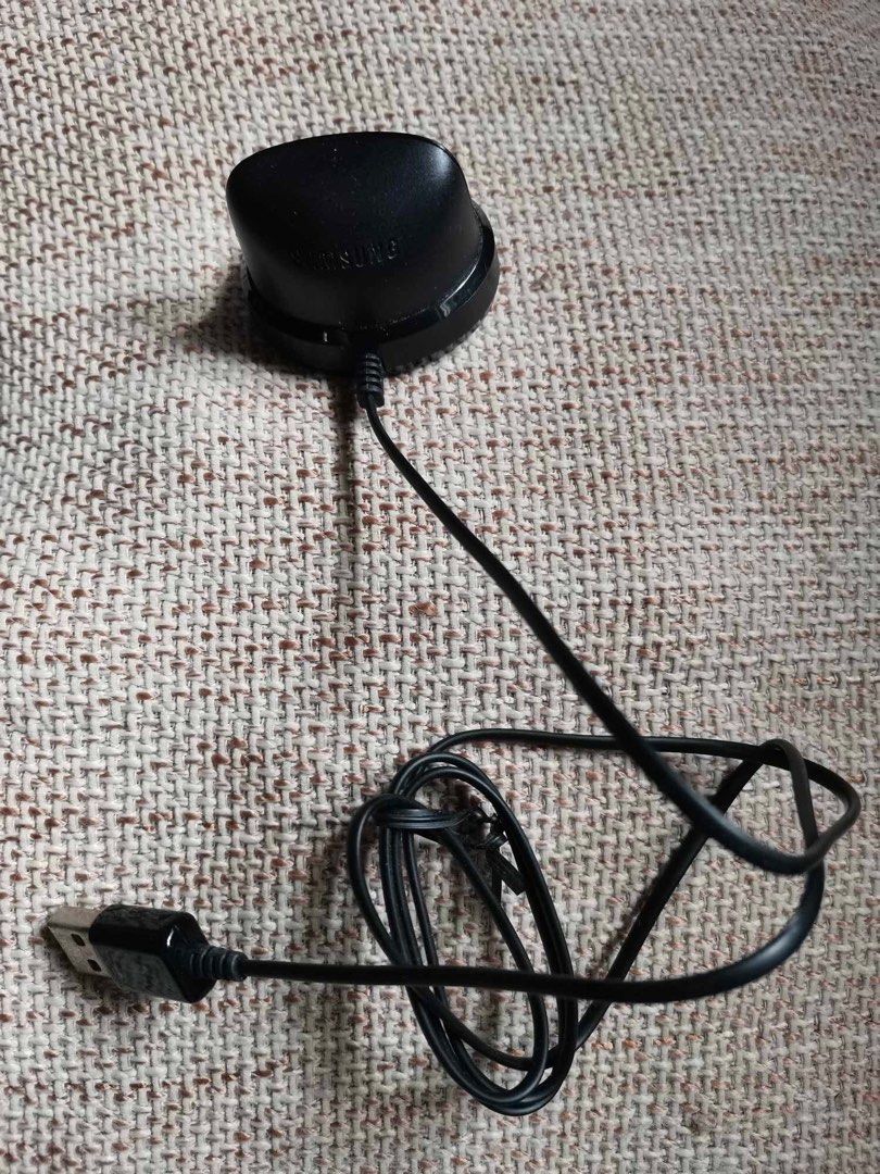 Samsung Gear Fit 2 Pro charger (Category: Chargers) located in Manila. Submitted by carou35896 (Listing ID 1352089570, Image 3). Description: .