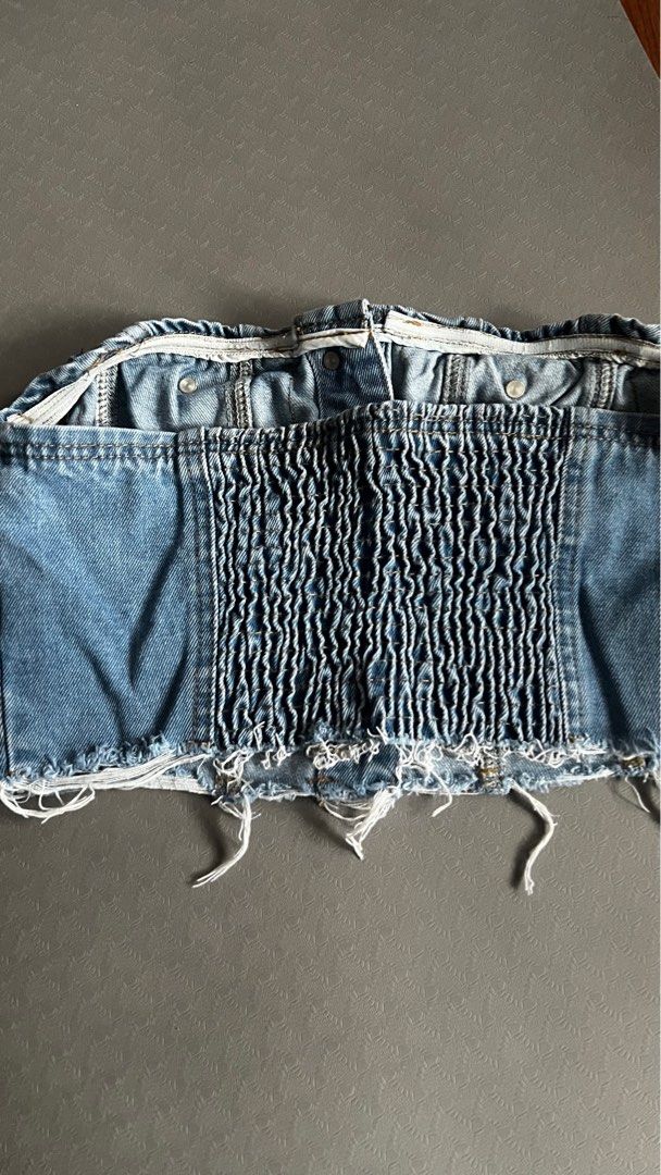 SHEIN Denim Tube Top (Category: Sleeveless) located in Quezon City. Submitted by snyt_ (Listing ID 1352040053, Image 2). Description: Fits s-semi medium no when worn fits best for 34b .