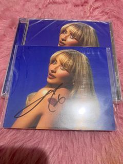 SIGNED Sabrina Carpenter - Short n Sweet