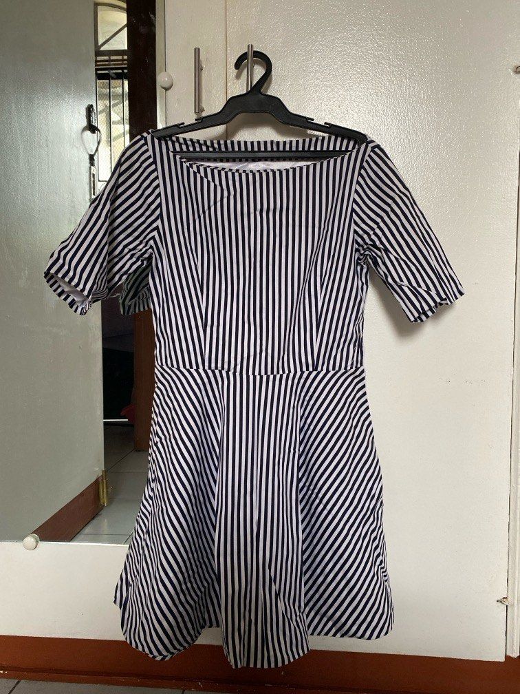 Stripes Boatneck Dress (Category: Dresses) located in Pasay City. Submitted by triexx (Listing ID 1351984293, Image 1). Description: very good quality 💯💯 for party / office for xs to s for waist 24-26 length - 29 in .