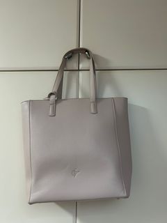 (Category: ) located in . Submitted by selling__clothes (Listing ID 1352122820, Image 1). Description: .