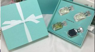 (Category: ) located in . Submitted by universeofperfumes (Listing ID 1352039035, Image 1). Description: .