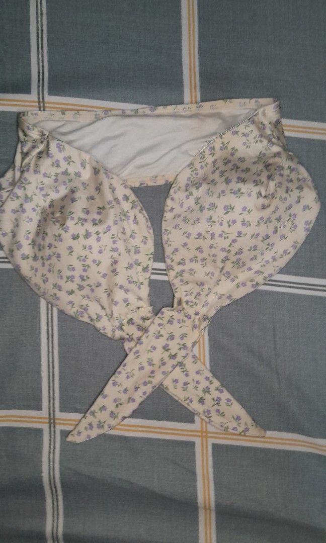 TOPSHOP BIKINI TOP (XL) (Category: Bikinis & Swimsuits) located in San Juan City. Submitted by aftermath01 (Listing ID 1352108157, Image 3). Description: TOPSHOP BIKINI TOP WITH TAG 👙✨ Size: XL on tag and padded ‼️Has minor flaws - slight color transfer (see last pic)‼️ MOP: Gcash MOD: Grab or Lalamove Sf: shouldered by buyer 📍Location: San Juan, NCR DM me for more details or if you're interested! 🚚.