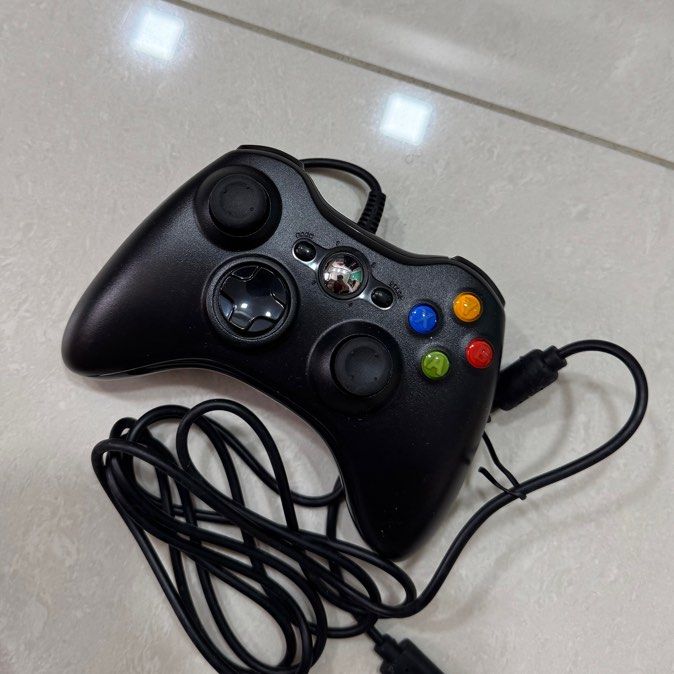 Xbox controller (Category: Xbox) located in Singapore. Submitted by asdfghjklbye (Listing ID 1351990695, Image 1). Description: .