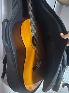 Yamaha C40 Classical Guitar with Gator Gig Bag