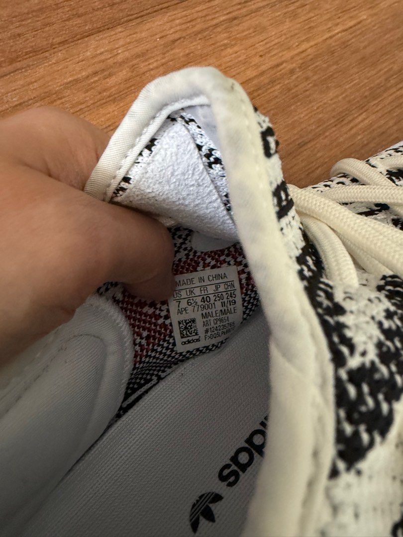 Yeezy Boost 350 V2 Zebra (Category: Sneakers) located in Quezon City. Submitted by benta_sulit (Listing ID 1352010536, Image 2). Description: No Box Original Guaranteed last price na po.