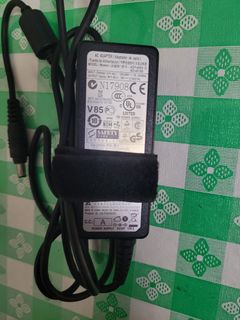 Laptop Power Adapter 19V 2.2A457152734356449280