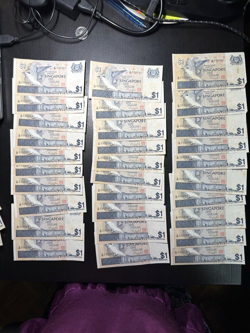 $1 notes (Category: Currency) located in Singapore. Submitted by coral_76 (Listing ID 1355685031, Image 1). Description: Bird series in running order from 530501 to 530599. The others are either in order or almost in order via separate numbering bundles . Selling the whole set at $488. ..