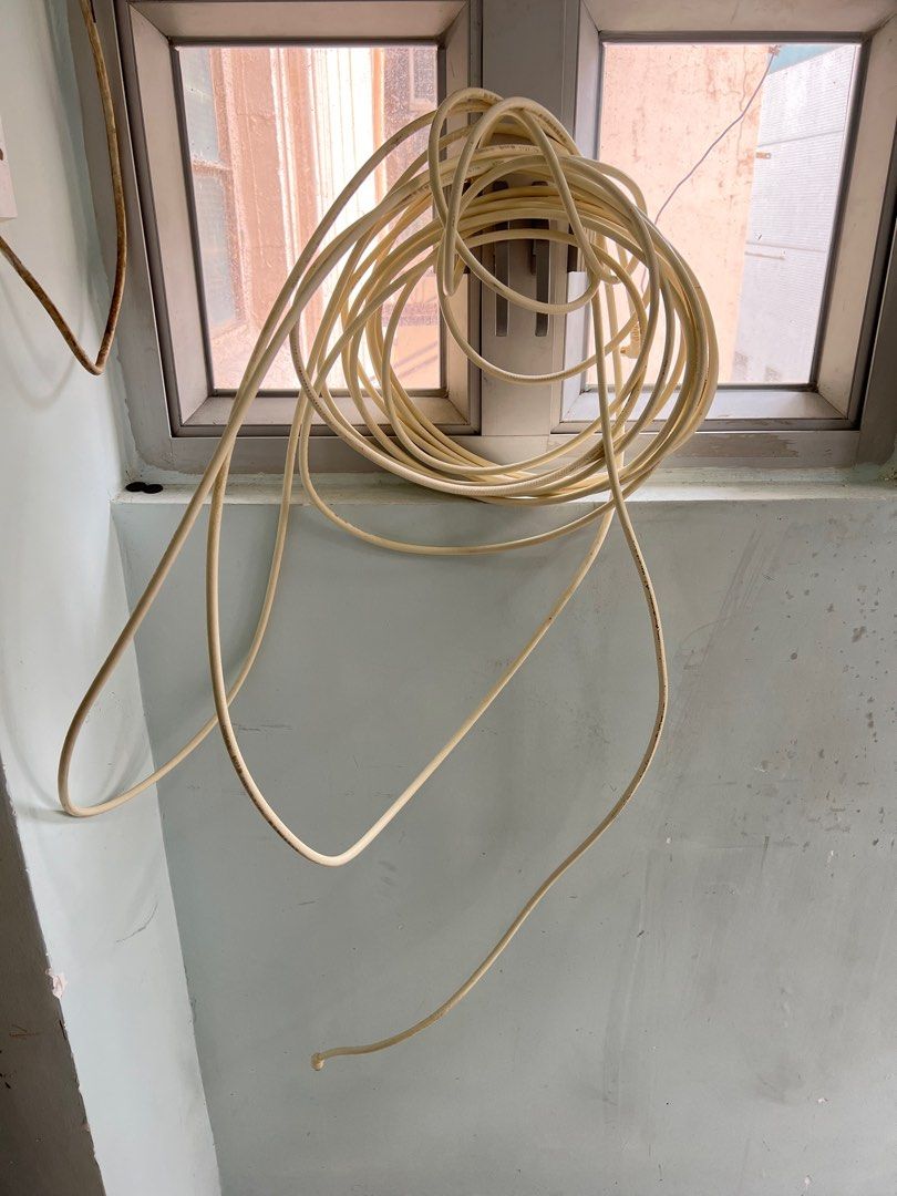 $20， 超過8米的電視線（數字有線電視專用），用咗四個月，移民搬屋，最遲3月2日六點前太子旺角交收, 家庭電器, 電視& 其他娛樂, 電視組件及配件-