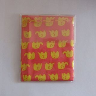(包平郵) 泰國 Q版 黃色大象圖案 配 橙色 手帕 Thailand Yellow Elephant Pattern and Orange Handkerchief64199970131329110