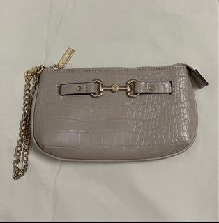(Category: ) located in . Submitted by enaspreloved (Listing ID 1355705741, Image 1). Description: .