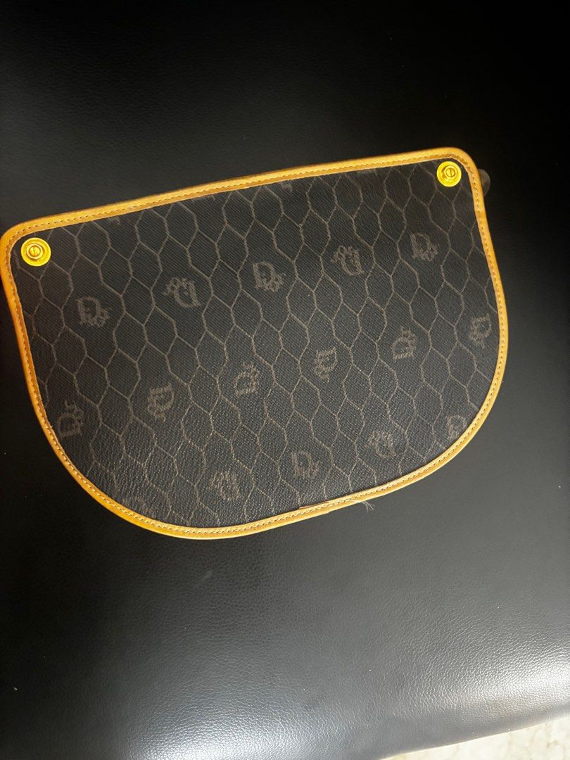 Authentic christian dior pouch (Category: Luxury Bags & Wallets) located in Paranaque City. Submitted by dheng07 (Listing ID 1355652042, Image 2). Description: Excellent condition opti zipper, guaranteed orig .