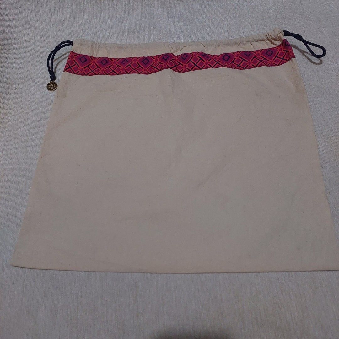 Authentic Tory Burch dust bag 16.5x17.5 inches (Category: Luxury Bags & Wallets) located in Manila. Submitted by jfluxury.co (Listing ID 1355748593, Image 2). Description: excellent condition no flaws bought in Japan 🇯🇵 💯% Authentic. 😊 Money back guarantee. 😊 Clean and ready to use na.