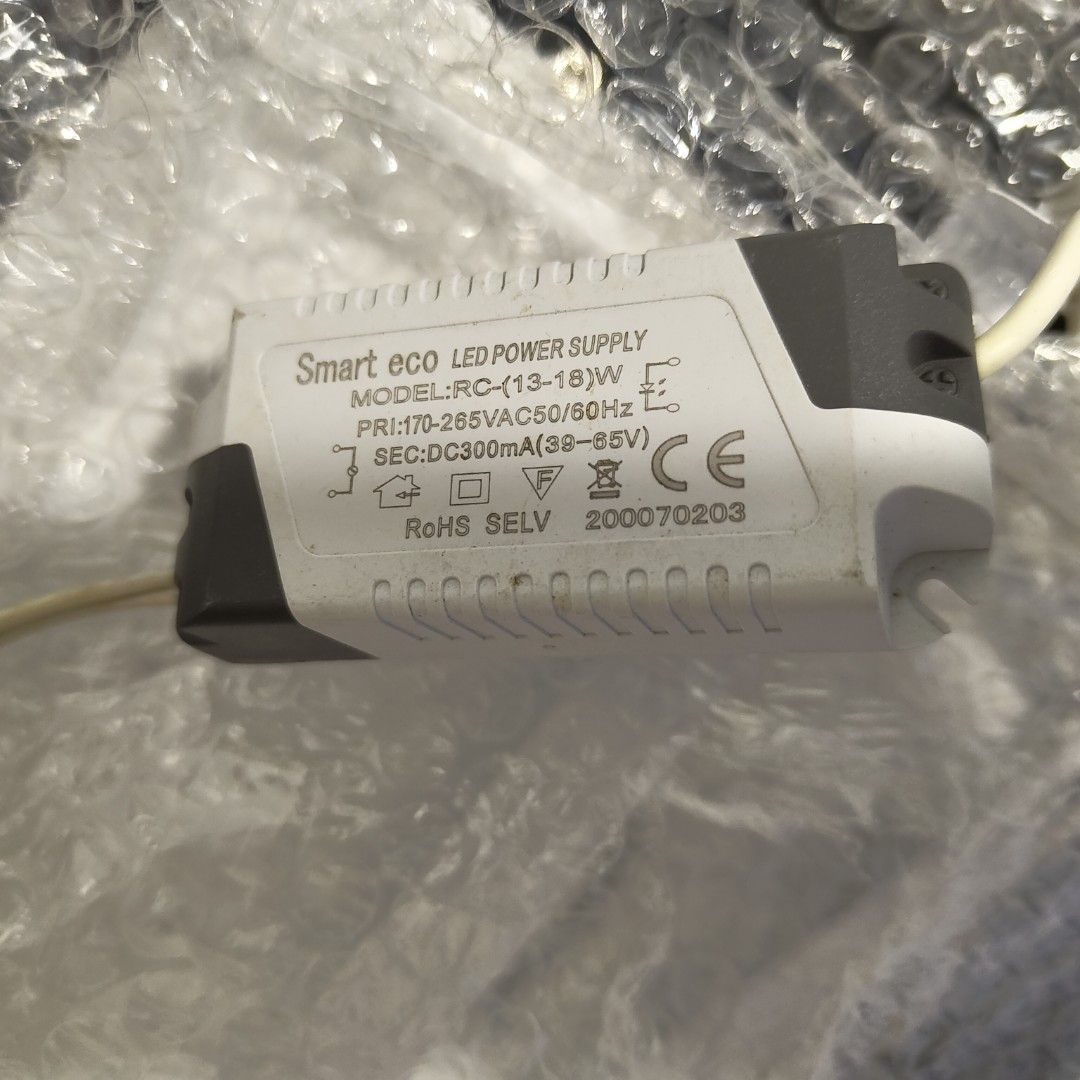 CEILING LIGHT (Category: Lighting) located in Kuala Lumpur. Submitted by imr.mail (Listing ID 1353338093, Image 3). Description: Good working condition. Cool White Light..