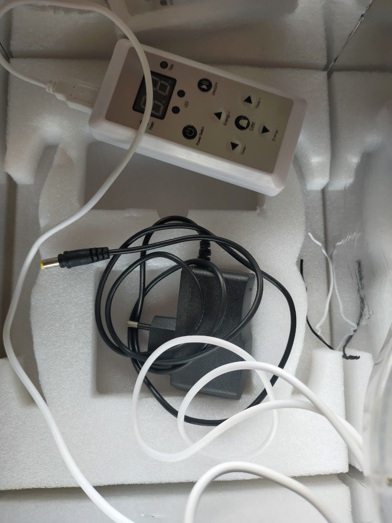 Colorful LED Beauty Mask (Category: Face Care) located in Paranaque City. Submitted by ayendeclutters (Listing ID 1355715035, Image 2). Description: Used once only All in working condition.