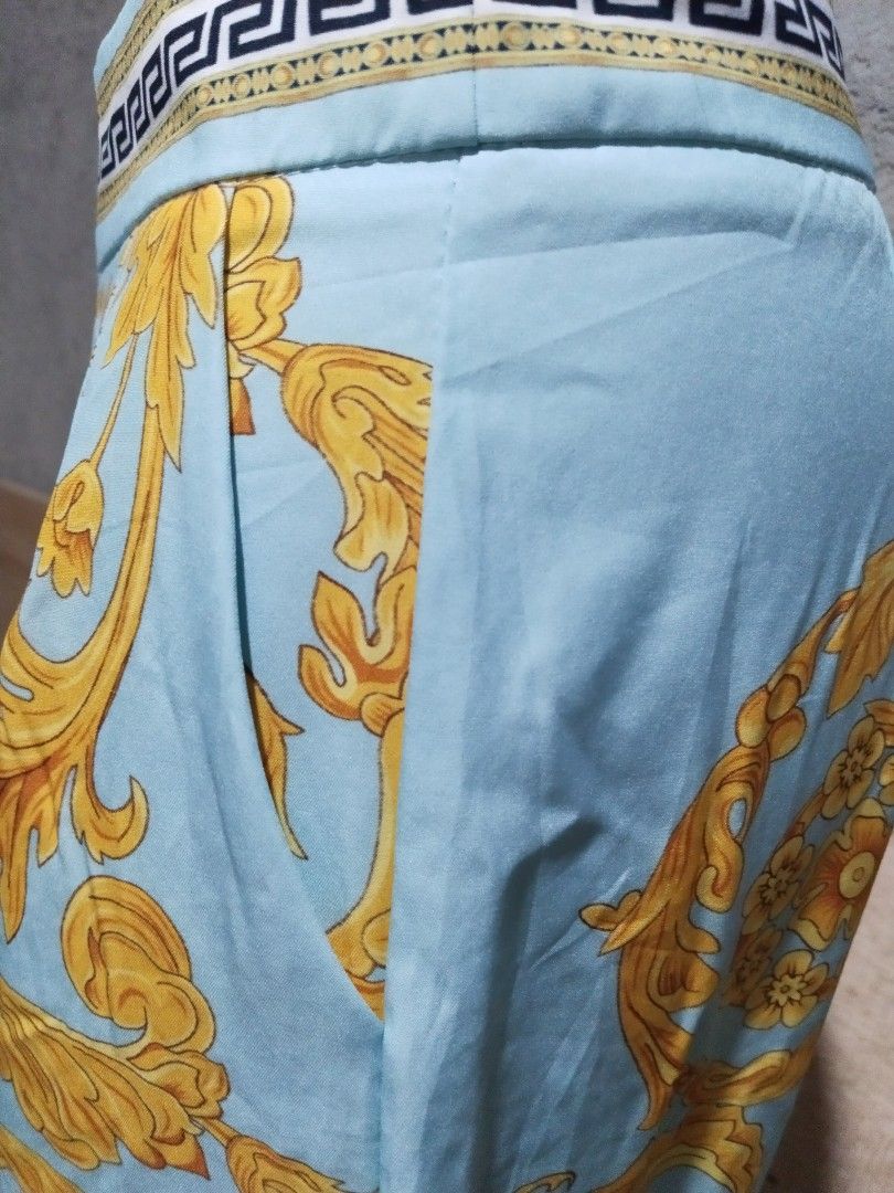 Cotton wideleg pants/square pants w/slit (Category: Other Bottoms) located in Cavite. Submitted by virginiacubero08 (Listing ID 1355737182, Image 3). Description: brand new square pants from shein box size 26 or small.