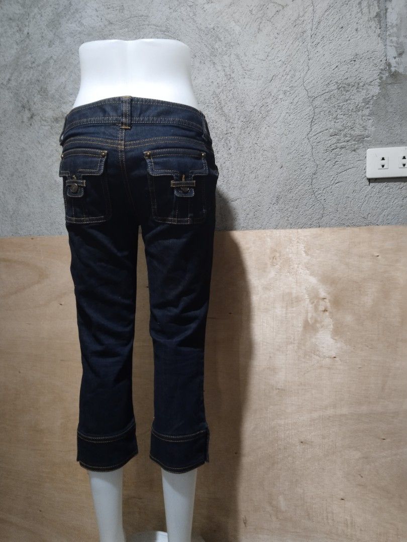 Denim tokonv for ladies (Category: Jeans) located in Cavite. Submitted by virginiacubero08 (Listing ID 1355727600, Image 2). Description: ladies tokong 3/4 size 30 (hips po ) like new.