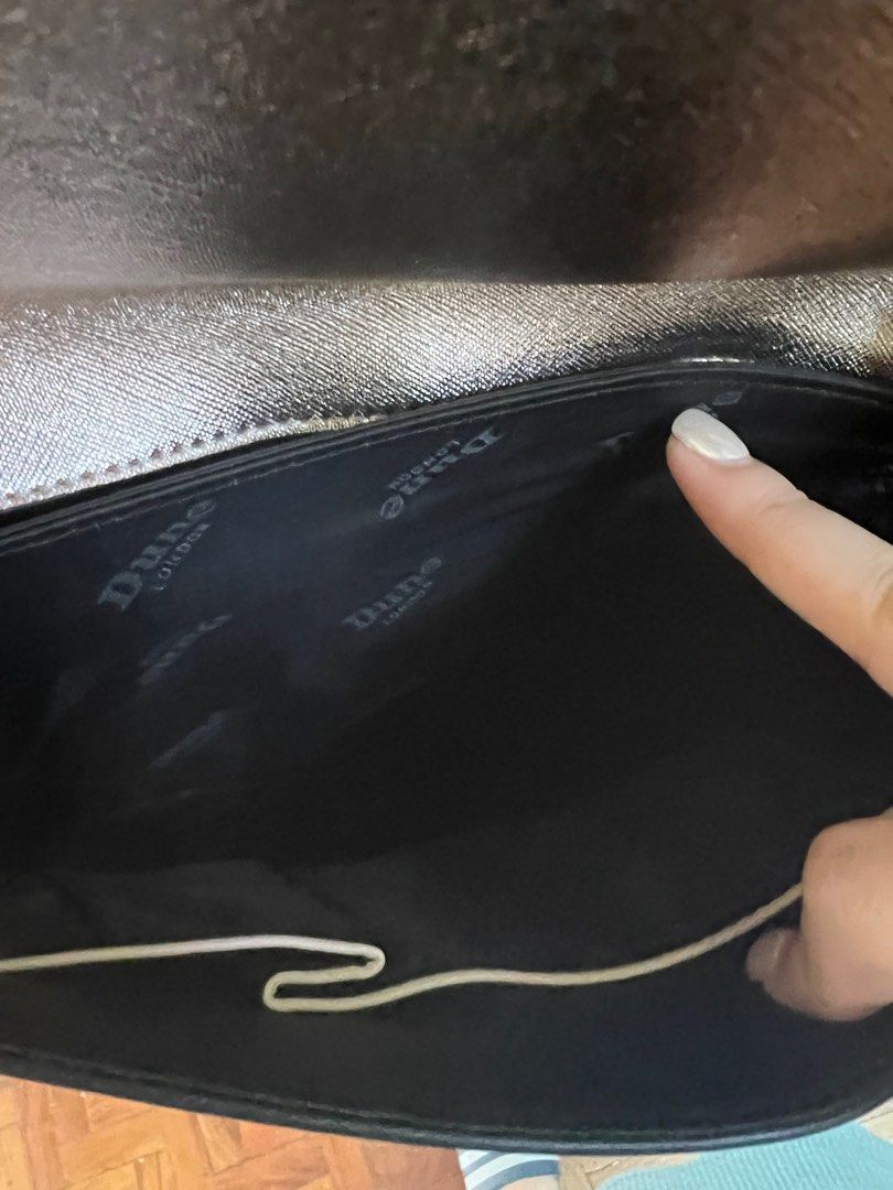 DUNE LONDON SLING METALLIC BAG (Category: Luxury Bags & Wallets) located in Manila. Submitted by daniii__ (Listing ID 1355674082, Image 3). Description: ✅ Never Used ✅ Strap Size: 25cm.
