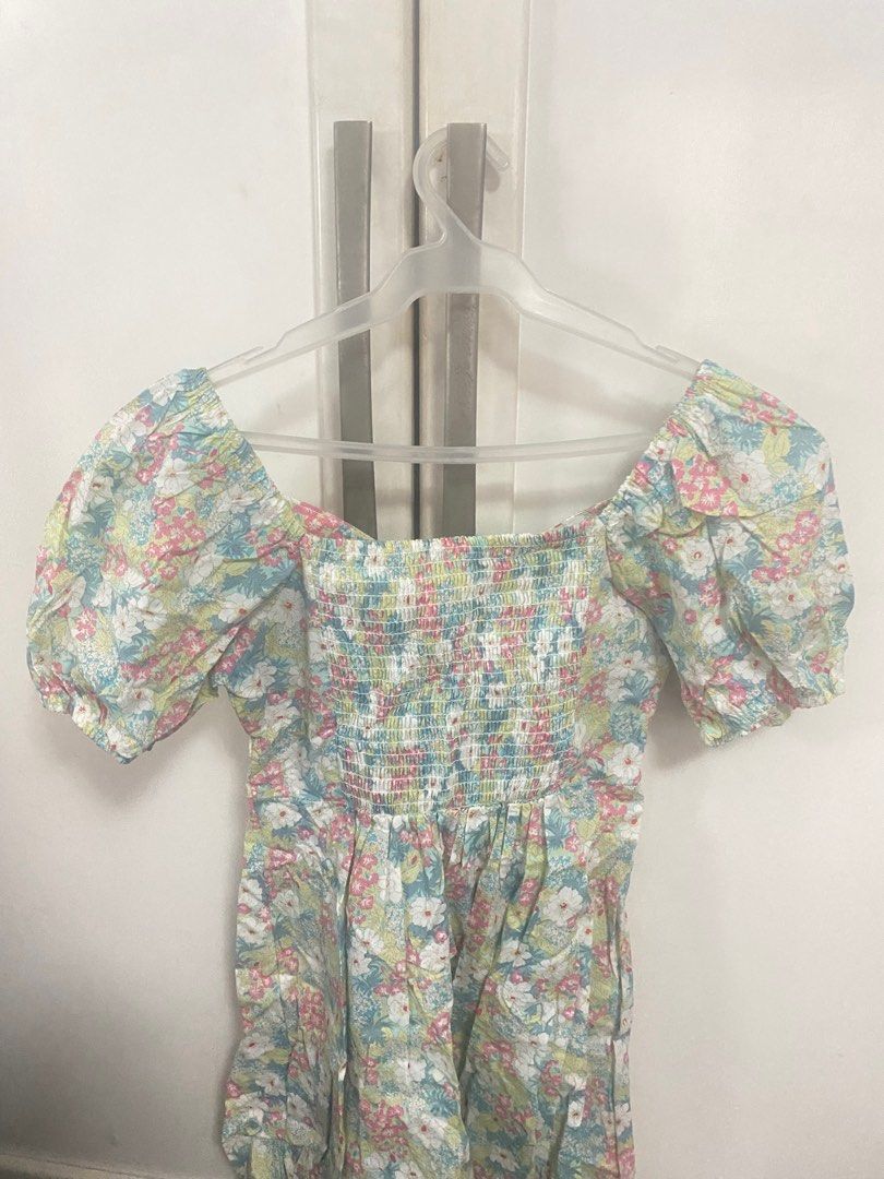 Floral Puff Sleeve Dress (Category: Dresses) located in Quezon City. Submitted by wardrobelele (Listing ID 1355787336, Image 2). Description: - super cute! - rfs: decluttering - best fits M.