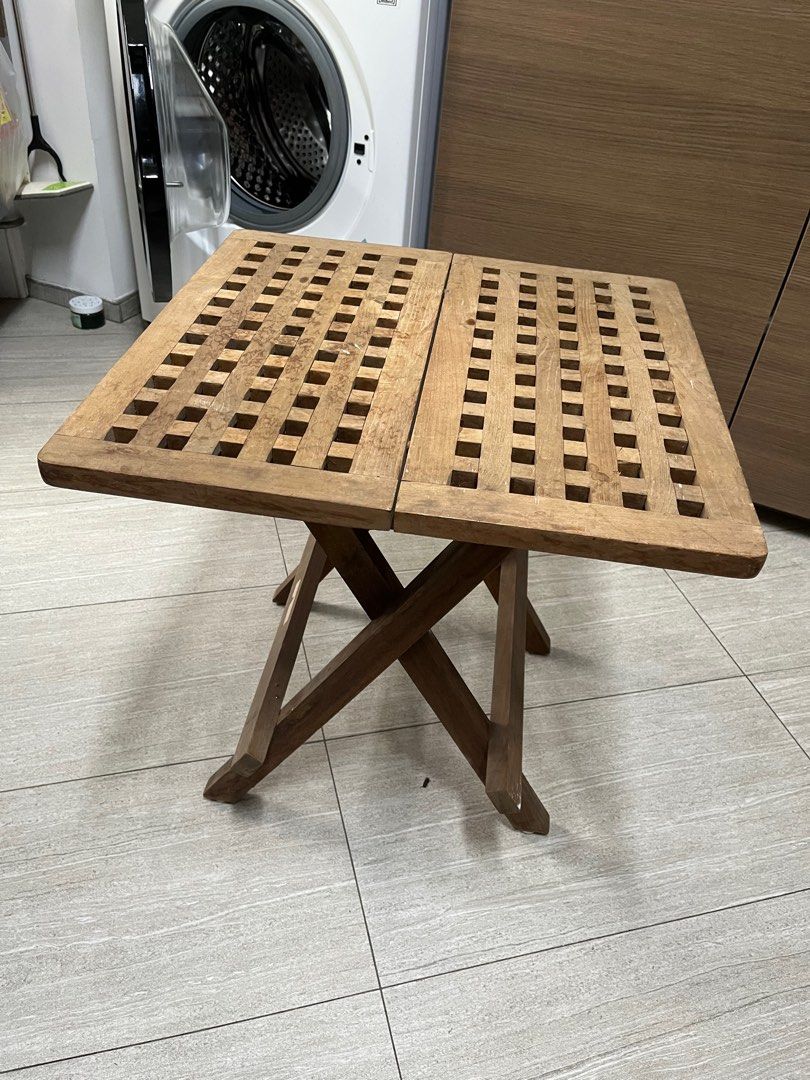Foldable Solid Wood Table (Category: Tables & Sets) located in Singapore. Submitted by two.olivetrees (Listing ID 1355767604, Image 2). Description: Size: L50xB50xH50 cm.