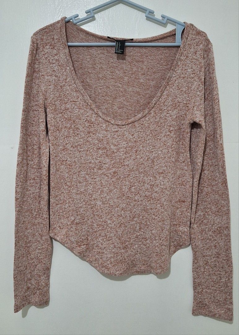 Forever 21 Scoop neck Longsleeves (Category: Longsleeves) located in Cainta. Submitted by fade1 (Listing ID 1355642880, Image 1). Description: good condition no flaws MOP: GCASH.