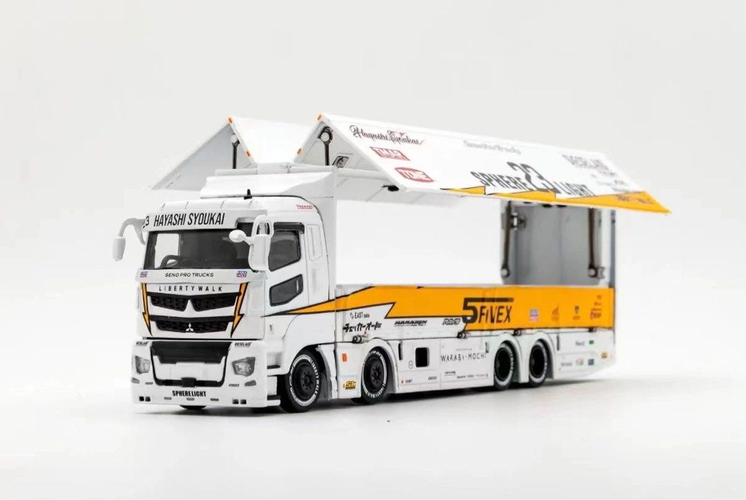 GCD 1:64 GCD 1:64 Liberty Walk LB-Trucks Mitsubishi Fuso Super