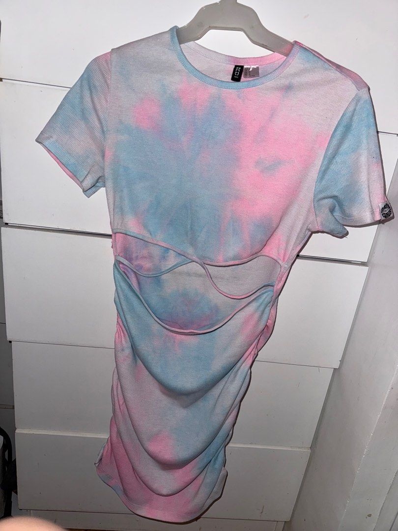H&M Tie Dye Dress Tshirt (Category: Dresses) located in Manila. Submitted by darlabebe03 (Listing ID 1355775570, Image 1). Description: .