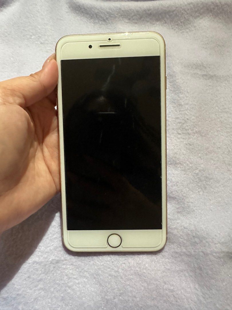 Iphone 8 Plus (Category: iPhone 8 Series) located in Antipolo. Submitted by sujibae.1995 (Listing ID 1355824035, Image 1). Description: Rosegold Globe-locked 64gb No issues Never been repaired 66% battery health Few scratches but barely noticeable especially with case.