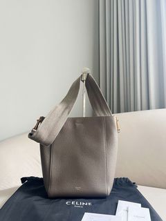 (Kategori: ) berada di . Dikirim oleh anzeraluxbags.id (ID iklan 1355794928, Gambar 1). Deskripsi: .