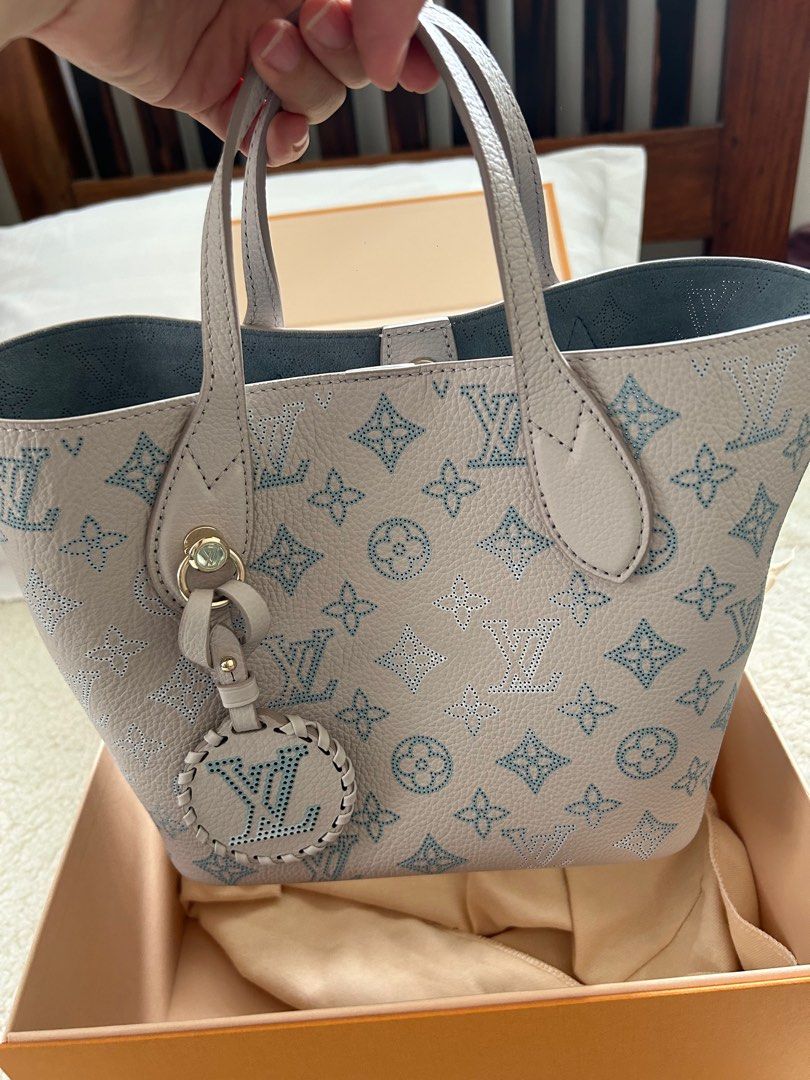 Louis Vuitton Blossom PM bag (Category: Luxury Bags & Wallets) located in Makati City. Submitted by myterry1941 (Listing ID 1355661697, Image 1). Description: Comes complete Recently purchased 2025 Receipt upon request .