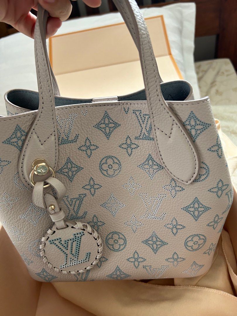 Louis Vuitton Blossom PM bag (Category: Luxury Bags & Wallets) located in Makati City. Submitted by myterry1941 (Listing ID 1355661697, Image 2). Description: Comes complete Recently purchased 2025 Receipt upon request .