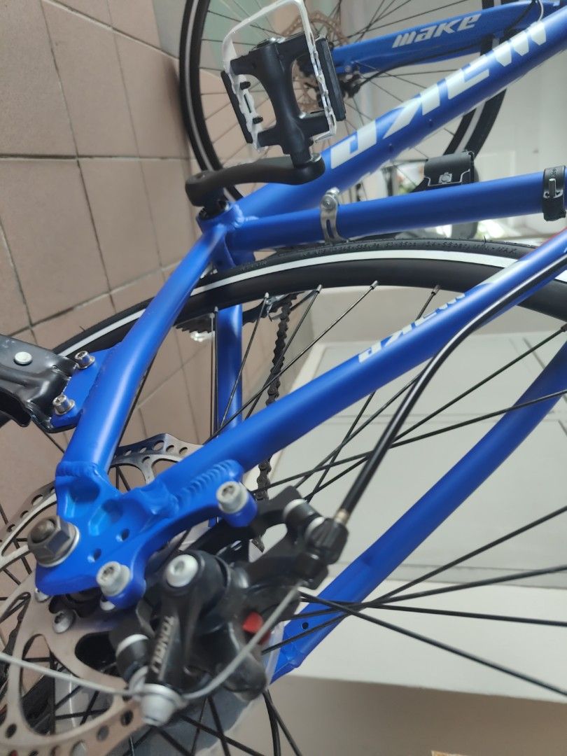 MAKE ROAD BIKE/BICYCLE (Category: Bicycles) located in Singapore. Submitted by vgpal (Listing ID 1355661723, Image 3). Description: • As good as new • Used only for few rides • Has 4 brake system-2 in handle bar and 2 for sports mode • Chat to fix a desired location.