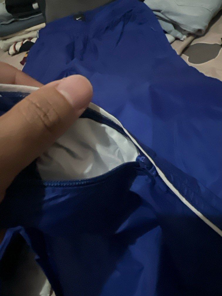 Nike sweatpants (Category: Joggers) located in Cainta. Submitted by deeppockets696969 (Listing ID 1355819858, Image 2). Description: Width -20 stretchable Length 41 Like new Pasok na pasok to if mahilig ka mag jogging Pwede din pamorma if y2k lang din usapan RFS: decluttering dahil aalis na pinas.