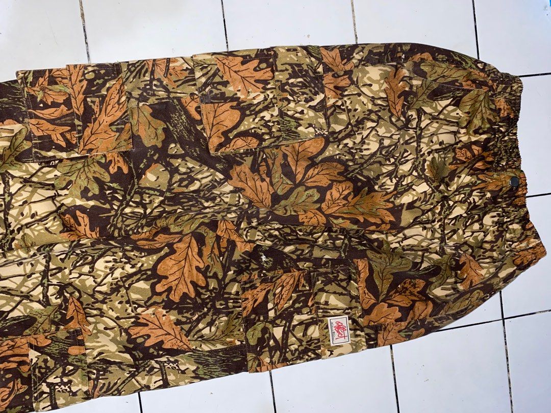 OFFSET REALTREE V3 PANTS (Category: Chinos) located in Cavite. Submitted by gearplug (Listing ID 1355814225, Image 2). Description: OFFSET REALTREE V3 PANTS SIZE L ON TAG DIMES: 32x40 +SF JNT/LALAMOVE.