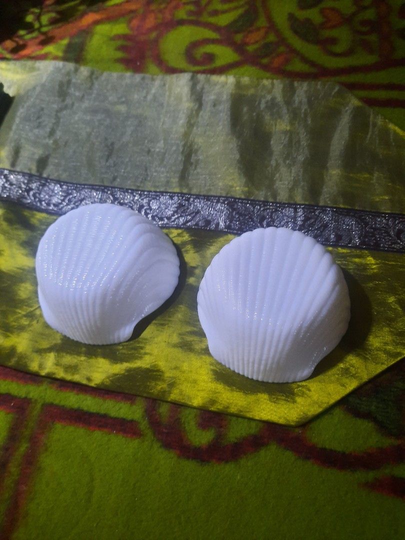 Opalware bowl 4.5x2" shell shaped per pc (Category: Dinnerware & Cutlery) located in Manila. Submitted by luckycharm_215 (Listing ID 1355721682, Image 2). Description: like new Japan origin.