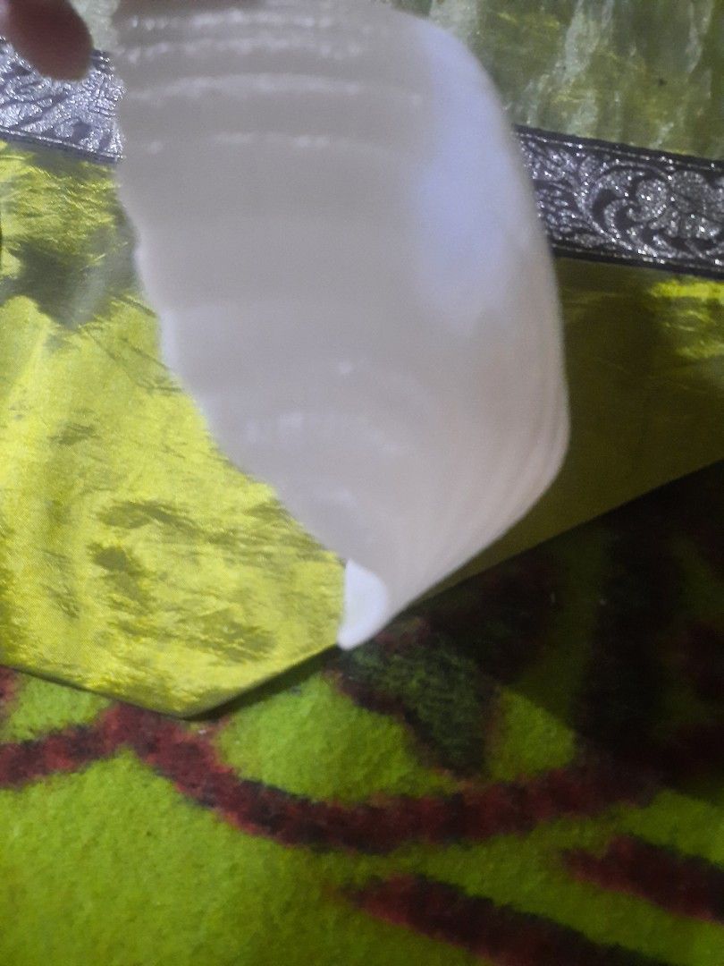 Opalware bowl 4.5x2" shell shaped per pc (Category: Dinnerware & Cutlery) located in Manila. Submitted by luckycharm_215 (Listing ID 1355721682, Image 3). Description: like new Japan origin.
