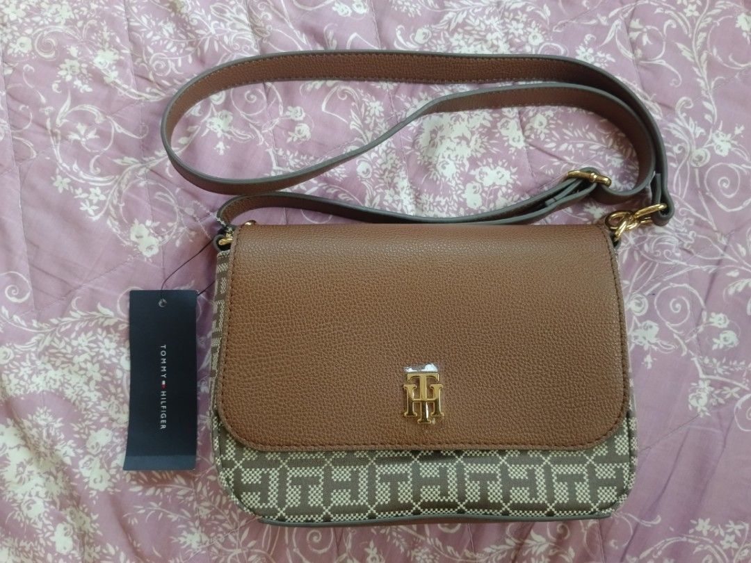 [Original] Tommy Hilfiger Crossbody Bag (Category: Cross-body Bags) located in Davao. Submitted by staceysvv (Listing ID 1355684483, Image 2). Description: — Brand New Tommy Hilfiger Crossbody — Never Used — Directly bought from US, originally bought for 108 USD and went on sale so that's why I'm pricing it lower — RFS: Impulsive buying — Can do meet-ups sa Davao or Tagum area only — Can do delivery but sf shouldered by buyer.