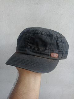 (Kategori: ) berada di . Dikirim oleh pecandusneakers_id (ID iklan 1355732116, Gambar 1). Deskripsi: .
