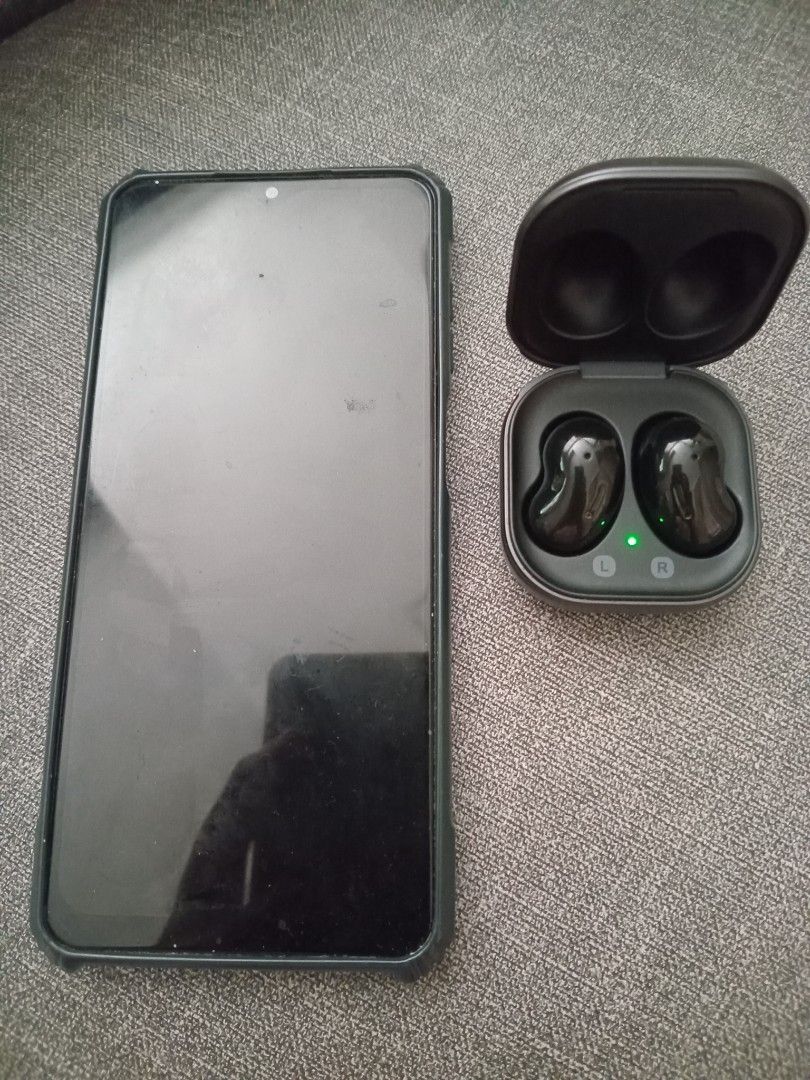 Samsung a12 & budslive (Category: Samsung) located in Quezon City. Submitted by mpm24 (Listing ID 1355712375, Image 1). Description: forsale a12 6gb ram 128gb & budlive for only 5k pm if interested..