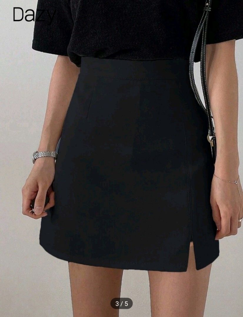 SHEIN Dazy Skirt XS (Category: Skirts) located in Pasig City. Submitted by camala (Listing ID 1355800938, Image 1). Description: 🖤Used once like new 🖤Original price 400p 🖤Size XS 🖤Has inner shorts product link for reference http://api-shein.shein.com/h5/sharejump/appjump?link=lklrJCw3aI6_8&localcountry=PH&url_from=GM71044827661.